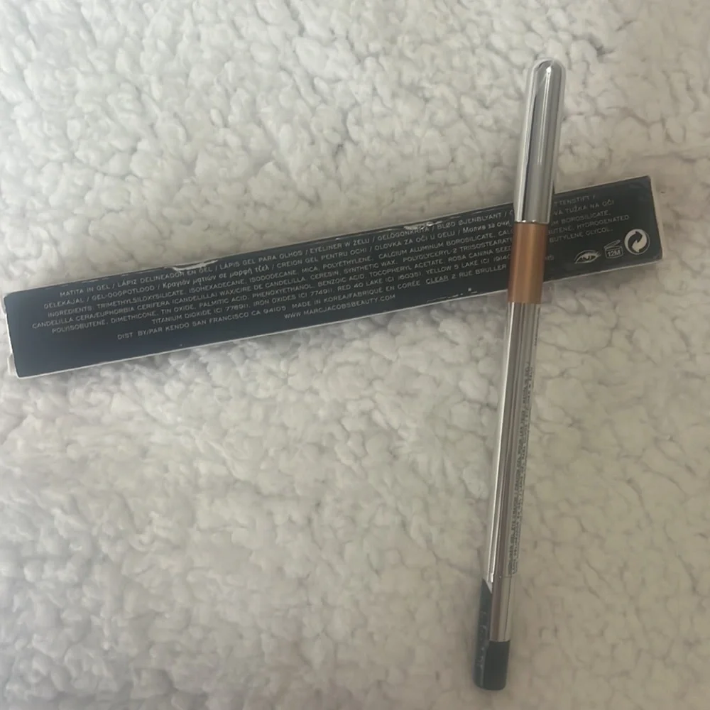 Marc Jacobs •Mari(gold)• 70 highliner new in original box